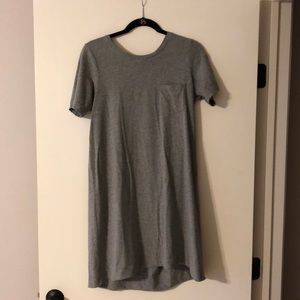 Cuyana pleat back t shirt dress size small